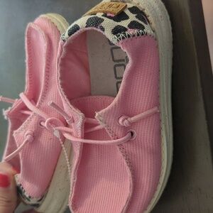 Pink toddler hey dudes